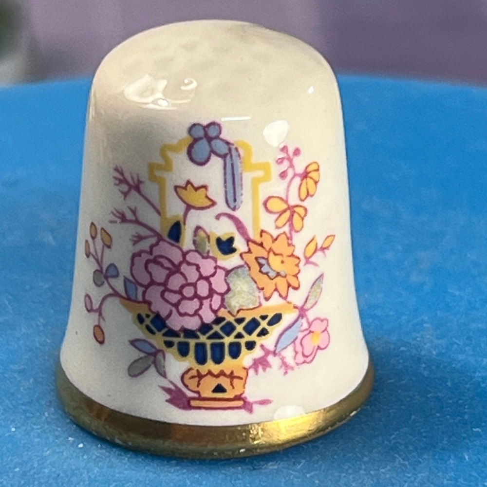 Basket of flowers Ceramic Thimble with Gold Trim, England
